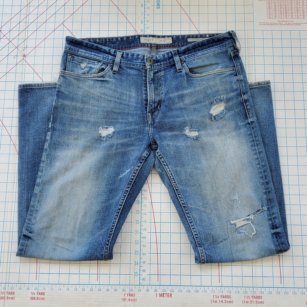 Guess Desmond Relaxed Straight Size 36 Jeans Actual 36x32 Worn Distressed Denim
